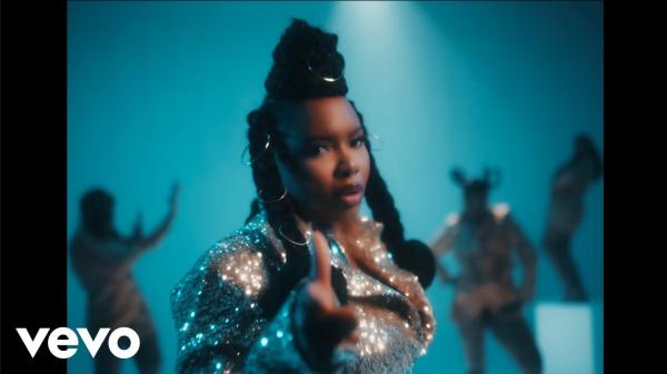 VIDEO: Yemi Alade - Amazing Grace