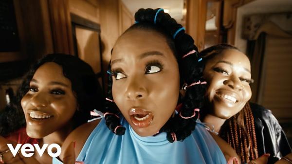 VIDEO: Yemi Alade – Happy Day Download